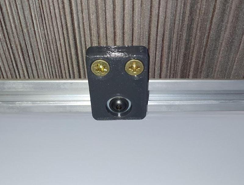 Shelf wooden plate holder (2020 extrusion)
