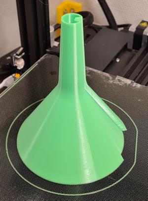 Funnel with air vent (Vase Mode)