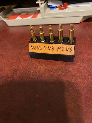 small tweaked heat inset tool holder - single extruder 2 colours (inset plate denoting which size of inset)