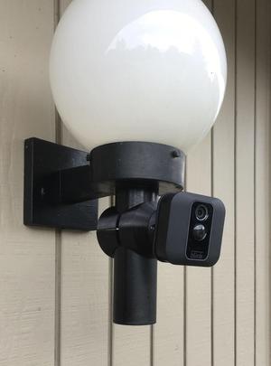 Blink XT2 mount for 2" post