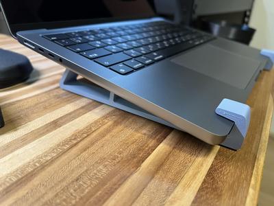 Incline riser for Apple Macbook 14 in 2021 M1 Pro/Max