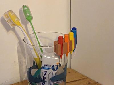 Parametric Dental Brush holder for glasses
