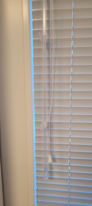 Cord holder hook for blinds