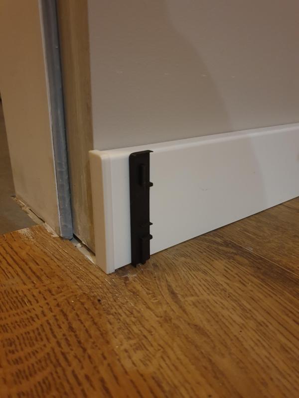 Vox Espumo skirting board end cover.