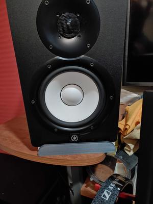 Studio monitor stand