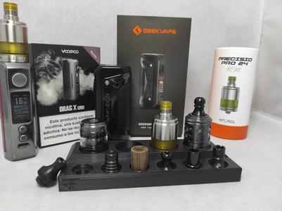 Vape tank and drip tip holder