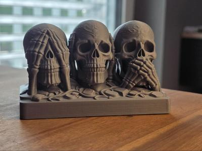 Skull Trio Statue: See Hear Speak No Evil