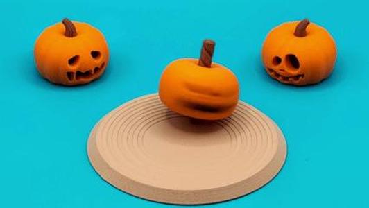12 Halloween pumpkin spinning tops