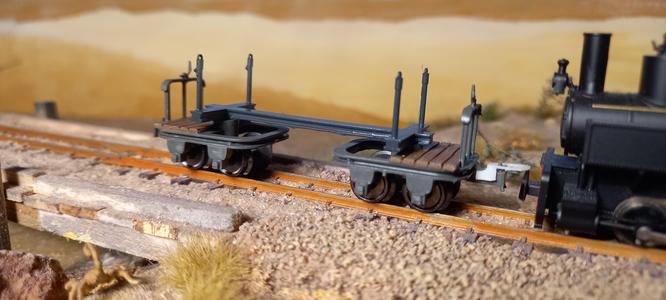 H0e / OO-9 long goods transport wagon