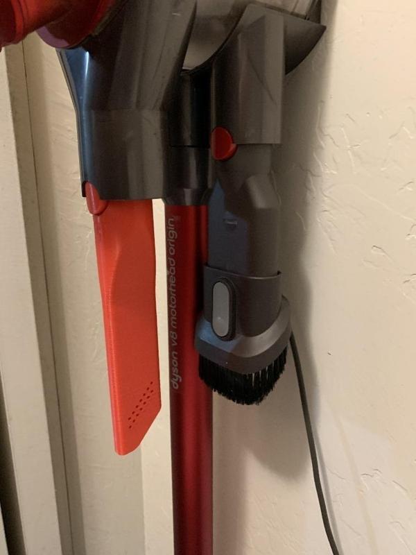 Dyson V8 Slim Wall