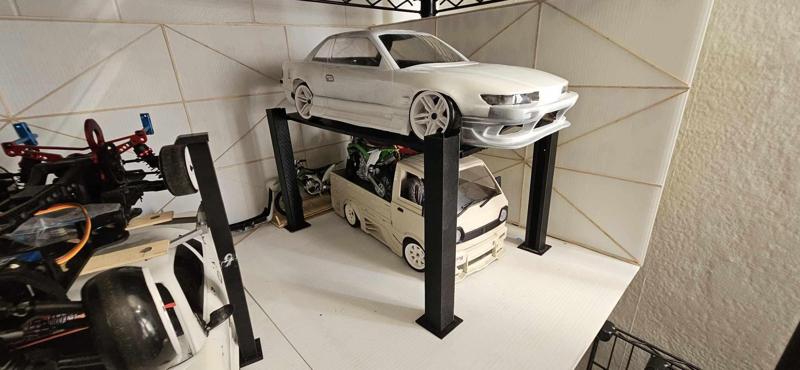 1:10 4 Post car lift. Storage lift