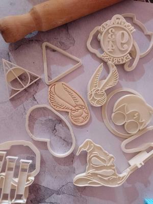 COOKIE//CLAY CUTTER "HARRY POTTER "GOLDEN SNITCH".