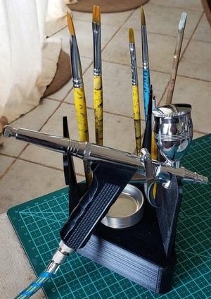 Airbrush holder
