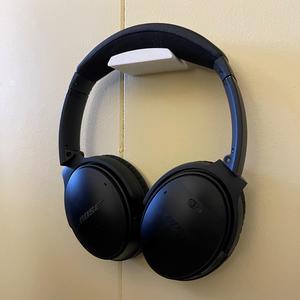 Headphone wall mount