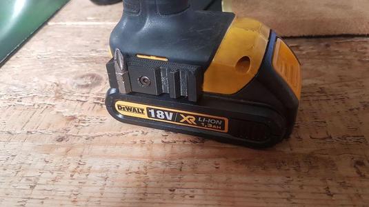 Dewalt drill magnetic bit holder