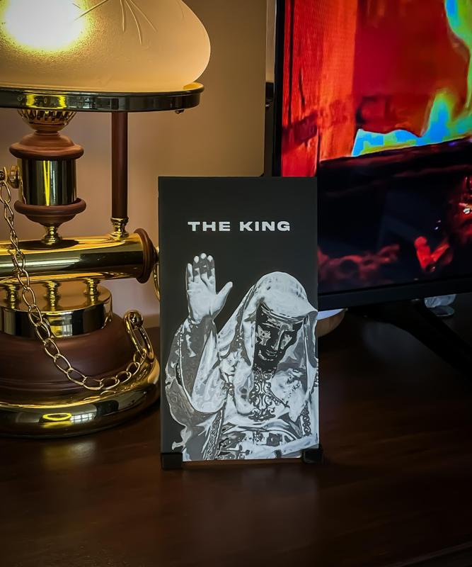 The King Hueforge House Decor Wall Mount