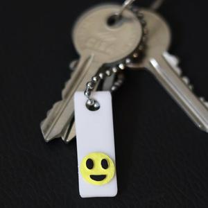 MINI Happy FACE keychain. Stl file for 3d printing (print in place).