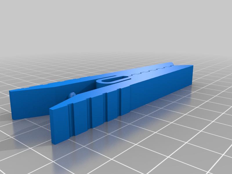 Hanging Alligator Clothesline Clip