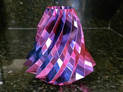 Spiral Illusion Vase