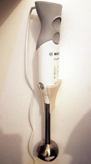 Wand blender wall mount