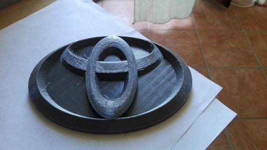 Frontal Toyota Yaris emblem 2008
