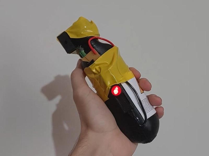 Smoke's gas canister / Cosplay prop