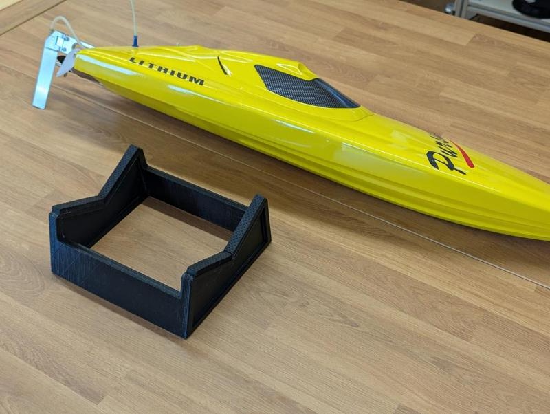 TFL Pursuit RC boat stand