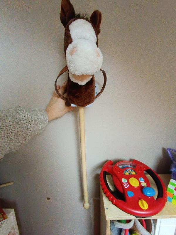 Horse stick support horse shoe