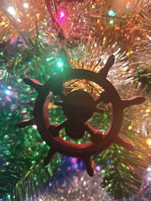 One piece ornament 