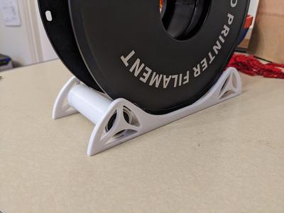 Low profile filament spool holder