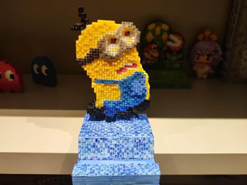 MINION.PHONE HOLDER