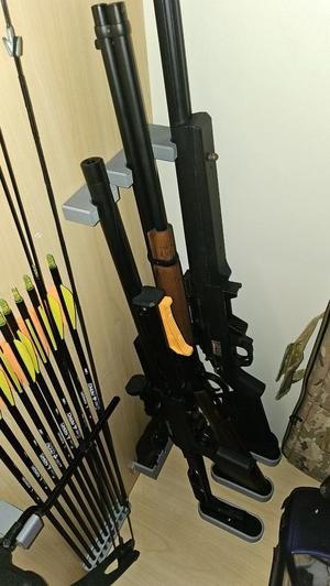 Simple Vertical Gun Rack