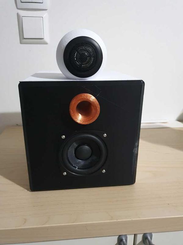 Great bass reflex (or ported) speakers with a now prettier look - designed for Dayton Audio PC83-4 