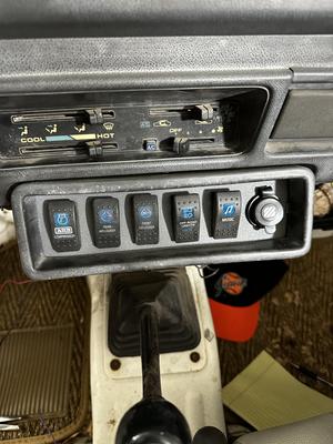 Suzuki Samurai Switch plate and blanking plate for Stereo Cubby