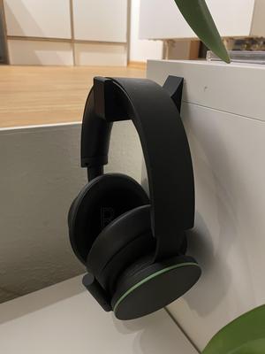 simple headphone holder