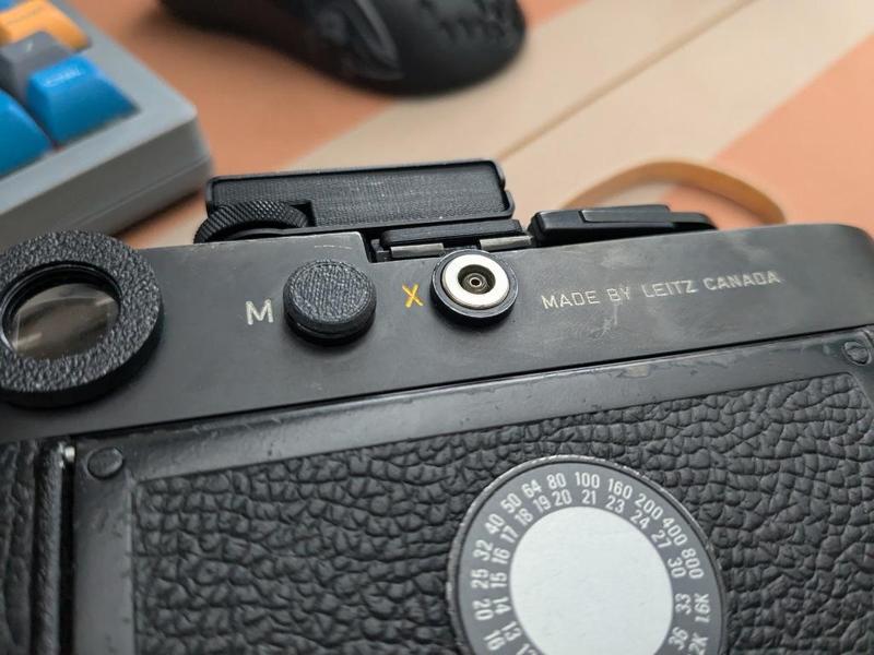 Leica M4-P flash sync port cover