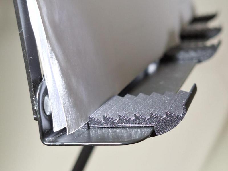 Sheet music grip clip