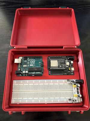 Arduino UNO / Nano / ESP32 Breadboard Box