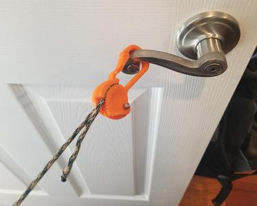 #0064 Strong and Compact Carabiner + Cord Tensioner [Cam Action, 4mm paracord]