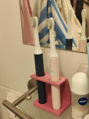 Toothbrush holder