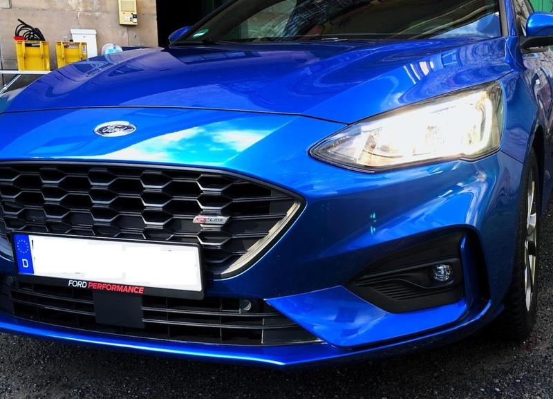 ST-Line Grill badge