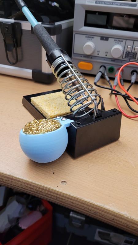 Support for metal wool brass