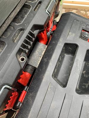 Milwaukee vacuum handle attachment