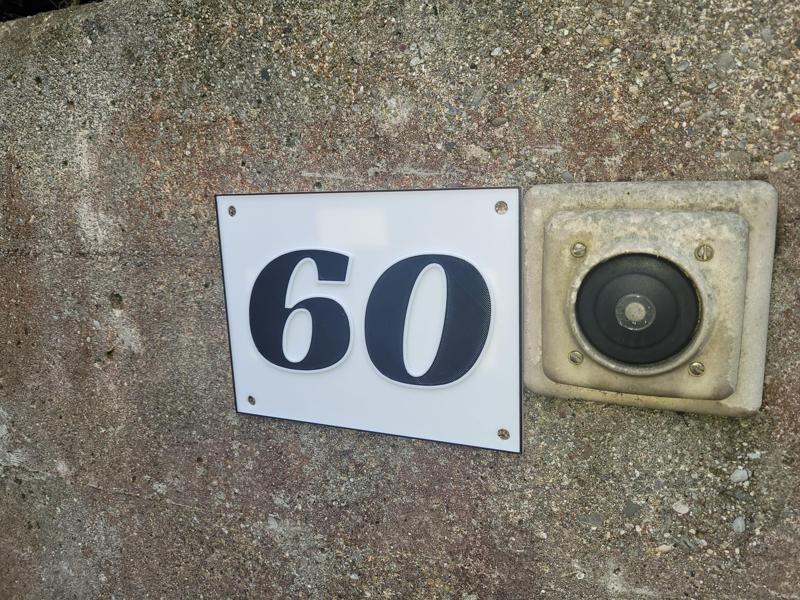 Number Hause 60 Numero casa 60