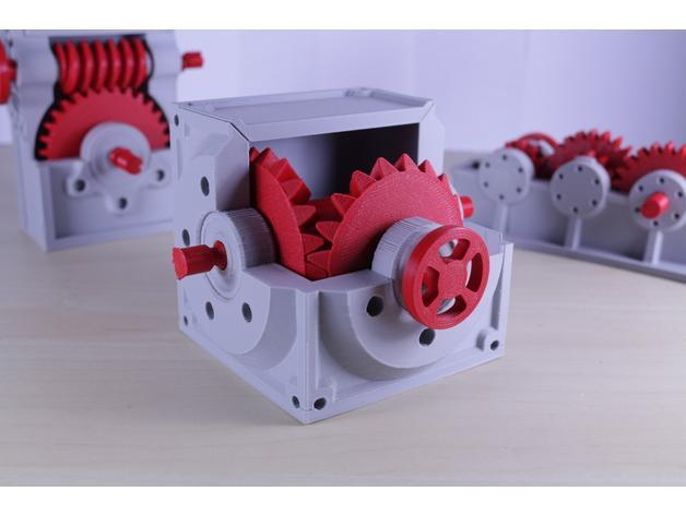 Industrial Bevel Gearbox / Gear Reducer (Cutaway version)