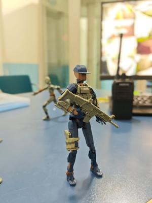 DUMMY 13 WEAPONS AND ACESSORIES