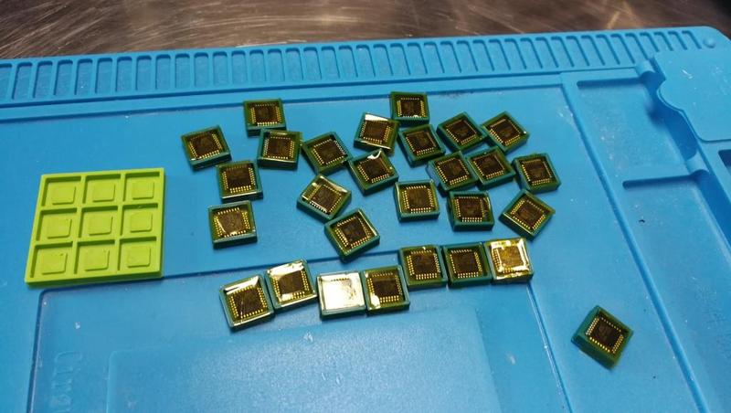 Customizable QFP Chip Tray