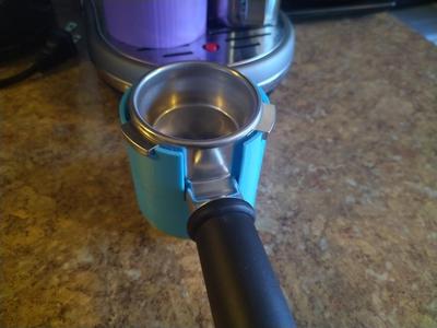 Espresso tamping assistant and cup stilt