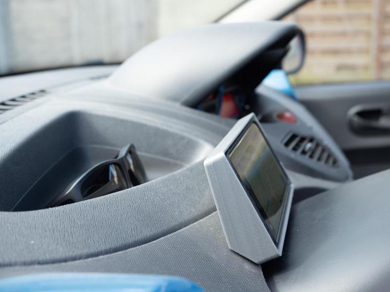 Mate 20 Pro stand for Renault and Dasia cars