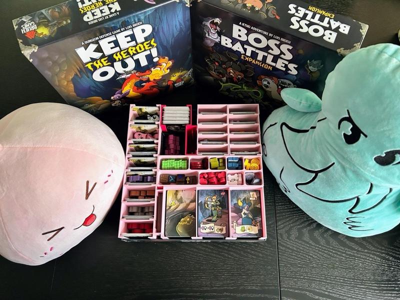 Keep the Heroes Out! 2 - Insert/Organizer for Everything incl. Boss Battles - SLEEVED